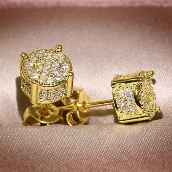NWT Cubic Zircon Gold Studded Earrings - Picture 2 of 4